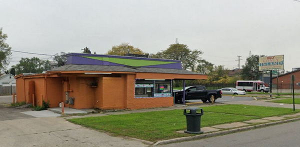 A&W Restaurant - Detroit - 19441 Schoolcraft Ave (newer photo)